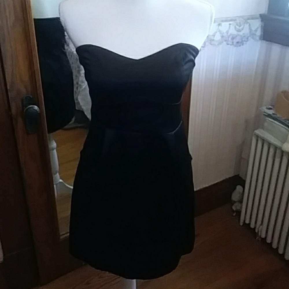 Spring Little black dress satin pockets size 8